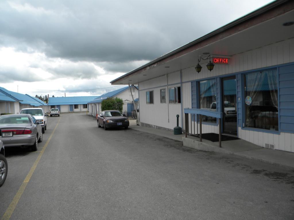 Blue And White Motel Kalispell Εξωτερικό φωτογραφία