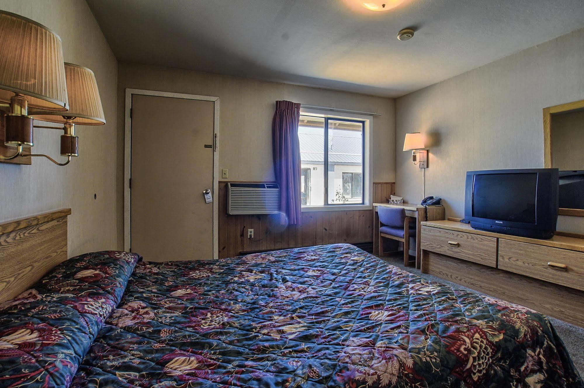 Blue And White Motel Kalispell Εξωτερικό φωτογραφία
